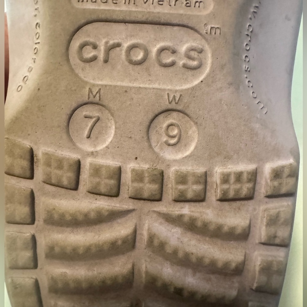 CROCS Women's Lavender Mules - Picture 6 of 6